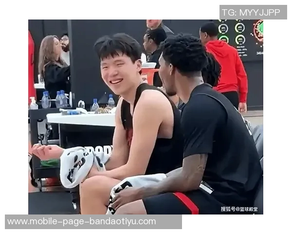 杨瀚森精彩单打尤班克斯背运转身动作大个子难以企及的绝技 杨瀚森精彩单打尤班克斯背运转身动作大个子难以企及的绝技