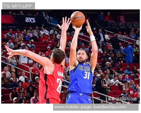 克莱表现平平三分球命中率低迷球队失利难以挽回局面 克莱表现平平三分球命中率低迷球队失利难以挽回局面