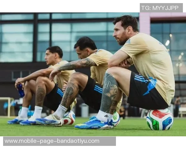 阿根廷国家队在迈阿密集训梅西已与球队汇合积极备战 阿根廷国家队在迈阿密集训梅西已与球队汇合积极备战