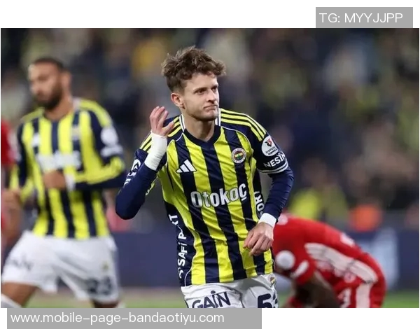 德天空报道多特蒙德关注17岁克鲁塞罗后卫普拉斯特和河床前锋梅萨