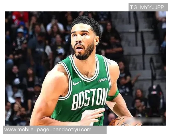 科塔赞塔图姆在场上如教练般引领队伍积极发声助力团队前行 科塔赞塔图姆在场上如教练般引领队伍积极发声助力团队前行